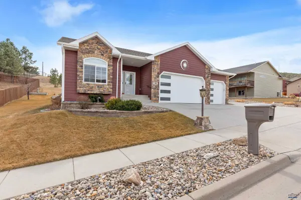 943 Sagewood St, Rapid City, SD 57702