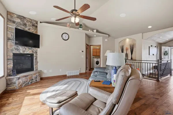 943 Sagewood St, Rapid City, SD 57702