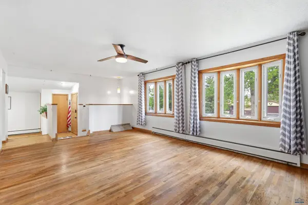2806 Maple Ave, Rapid City, SD 57702