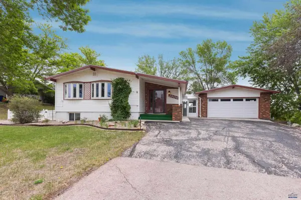 2806 Maple Ave, Rapid City, SD 57702