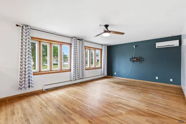 2806 Maple Ave, Rapid City, SD 57702