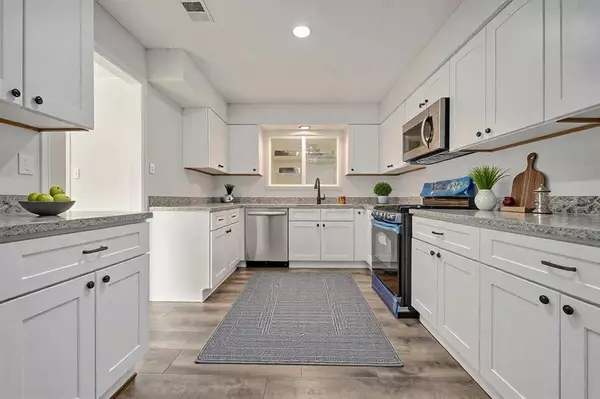 25122 Holyoke LN, Spring, TX 77373