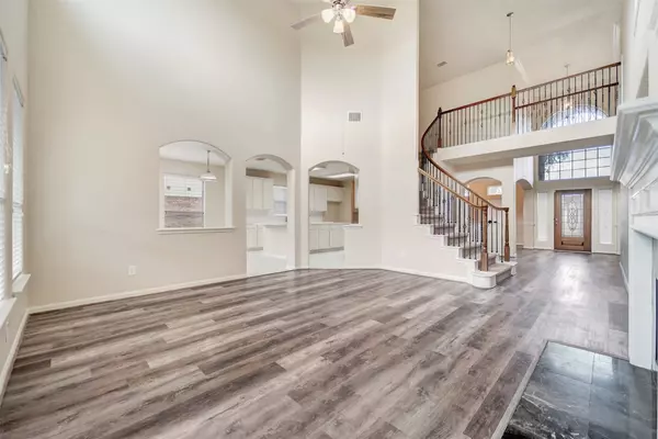 8215 Still Oak LN, Cypress, TX 77433