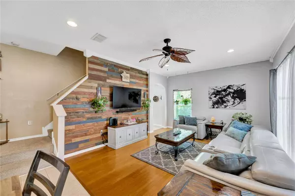 2321 WOOD POINTE DR, Holiday, FL 34691