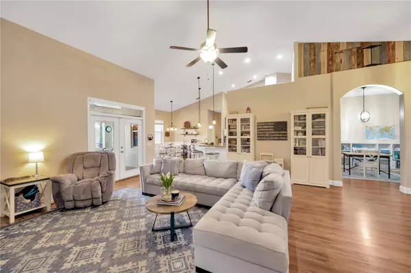 2973 BLACKWATER CREEK DR, Lakeland, FL 33810