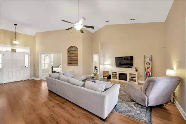 2973 BLACKWATER CREEK DR, Lakeland, FL 33810