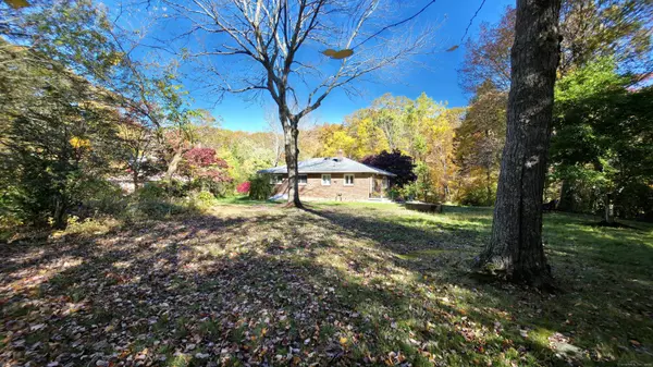 11 Upper Whittemore Road, Middlebury, CT 06762