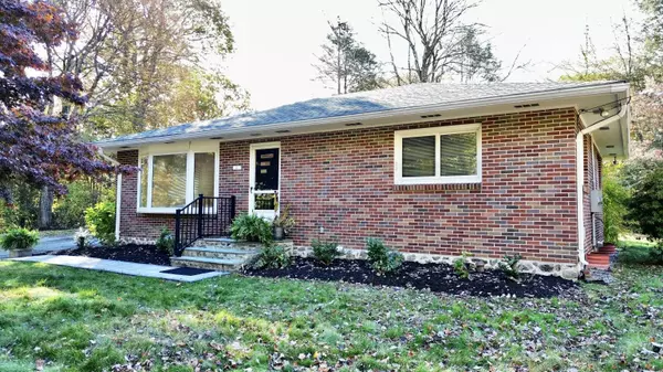 11 Upper Whittemore Road, Middlebury, CT 06762