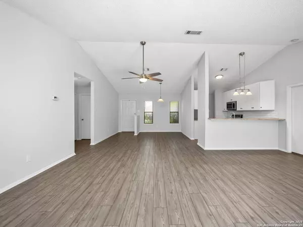 14416 BLUEWOOD DR, San Antonio, TX 78233-4405