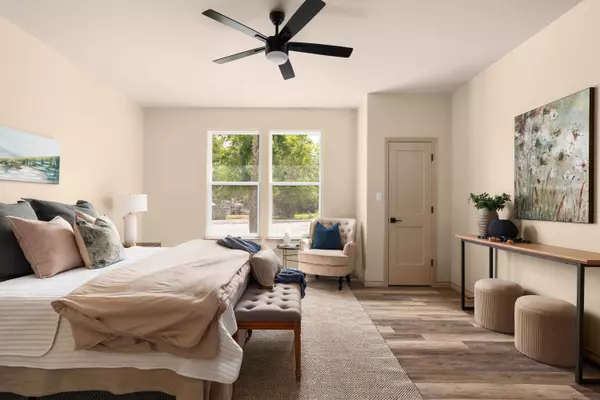 417 S Blanco St, Lockhart, TX 78644-3001