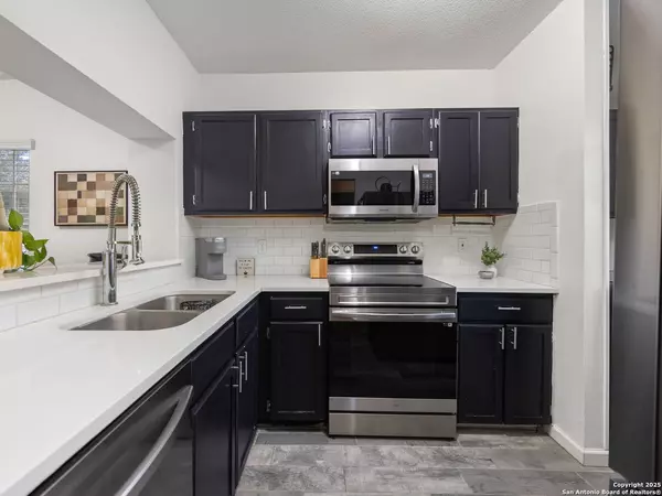 22 Cross, San Antonio, TX 78247