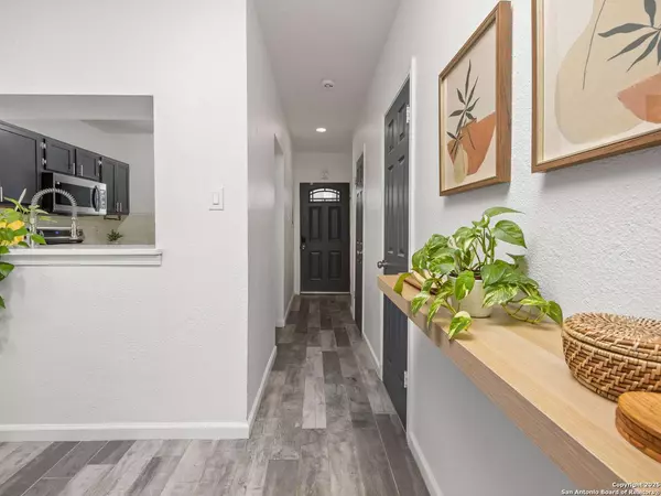 22 Cross, San Antonio, TX 78247