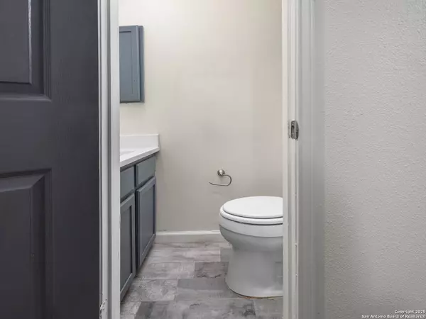 22 Cross, San Antonio, TX 78247