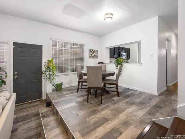 22 Cross, San Antonio, TX 78247