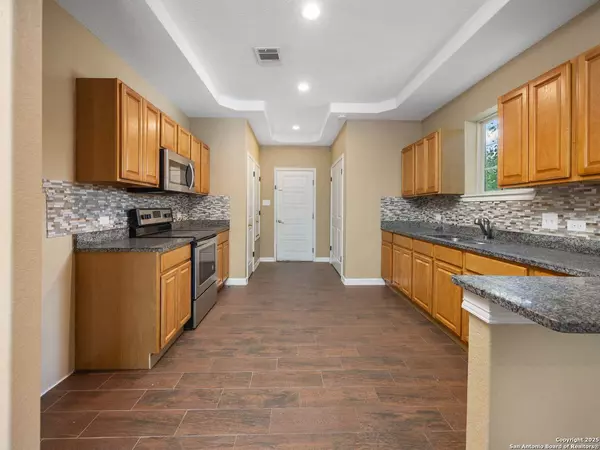 104 Viewpoint, Poteet, TX 78065