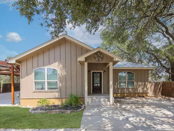 104 Viewpoint, Poteet, TX 78065