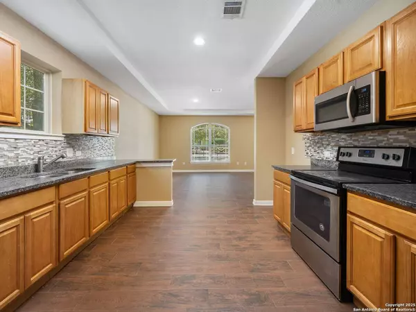 104 Viewpoint, Poteet, TX 78065