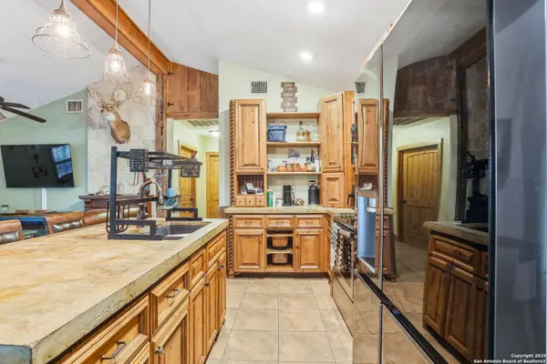 340 Rio Oak, Pipe Creek, TX 78063