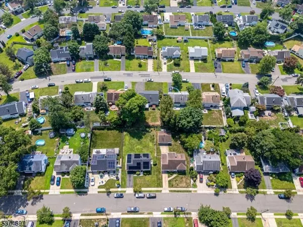 16 Shetland Rd, East Brunswick Twp., NJ 08816