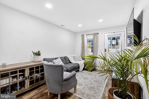 270 JOHNSON ST, Carneys Point, NJ 08069