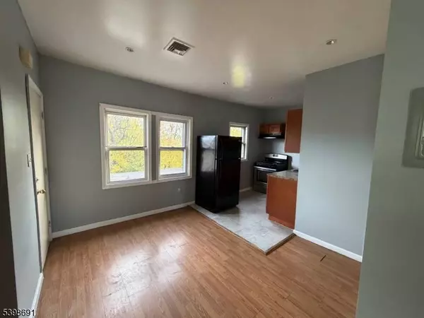 178 Osborne Ter #3, Newark City, NJ 07112