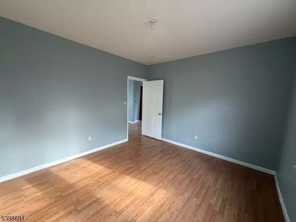 178 Osborne Ter #3, Newark City, NJ 07112