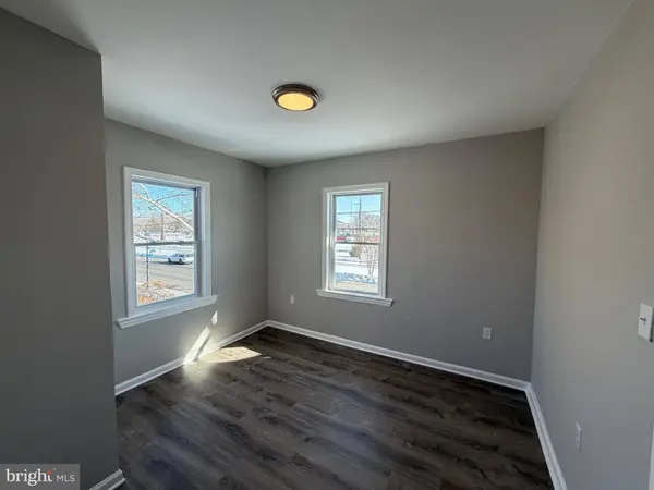 317 W BROAD ST, Palmyra, NJ 08065