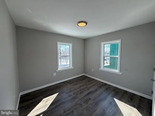 317 W BROAD ST, Palmyra, NJ 08065