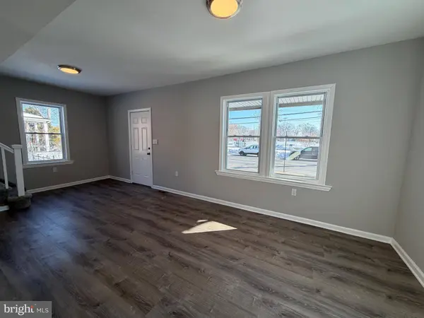 317 W BROAD ST, Palmyra, NJ 08065