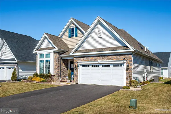 25 STARLIGHT DR, Monroe Township, NJ 08831