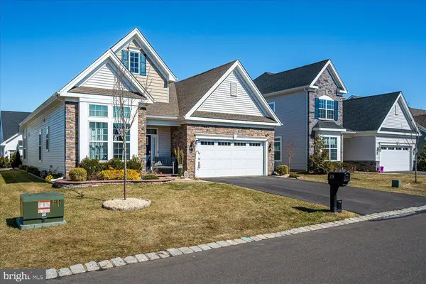 25 STARLIGHT DR, Monroe Township, NJ 08831