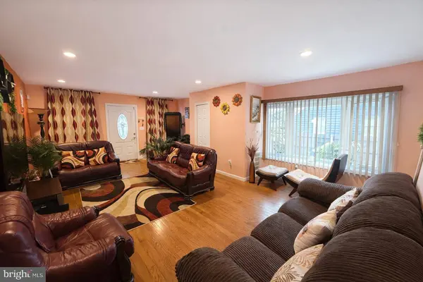 1045 QUINTON AVE, Trenton, NJ 08629