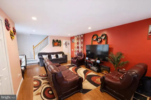 1045 QUINTON AVE, Trenton, NJ 08629