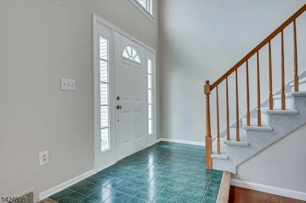 15 Barbour Pl, Piscataway Twp., NJ 08854