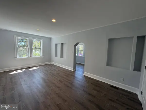705 W WHITE HORSE PIKE, Egg Harbor City, NJ 08215