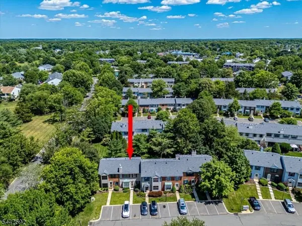 11 Tracy Ct, Franklin Twp., NJ 08823