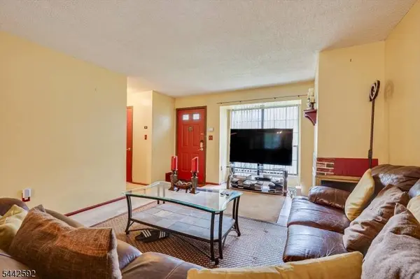 11 Tracy Ct, Franklin Twp., NJ 08823