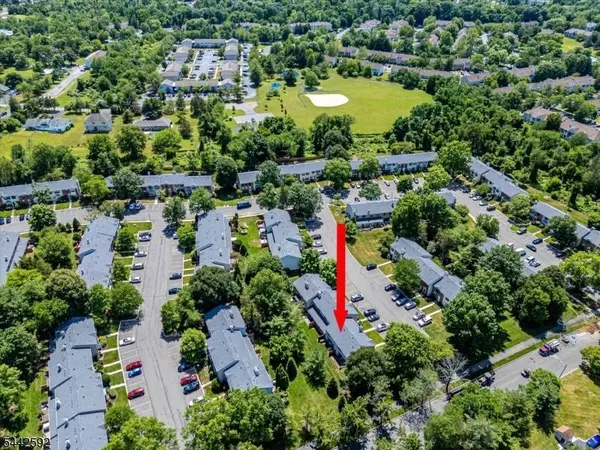 11 Tracy Ct, Franklin Twp., NJ 08823