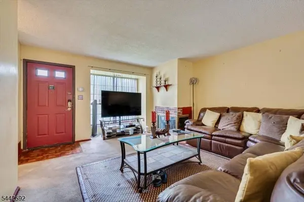 11 Tracy Ct, Franklin Twp., NJ 08823