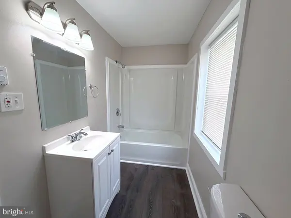 108 W BUCK ST, Paulsboro, NJ 08066