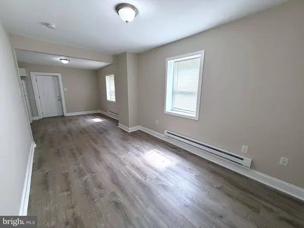 108 W BUCK ST, Paulsboro, NJ 08066