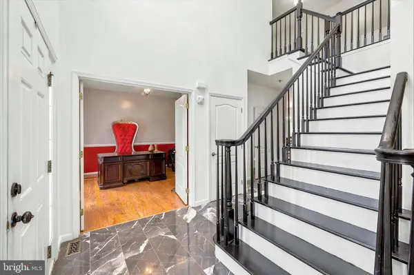 4 TAISLEY LN, Burlington, NJ 08016