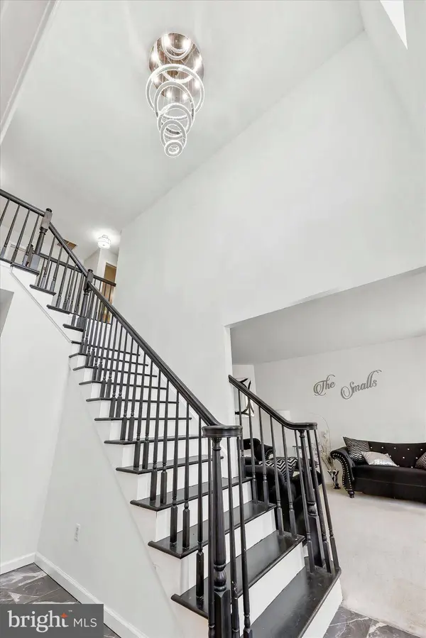 4 TAISLEY LN, Burlington, NJ 08016