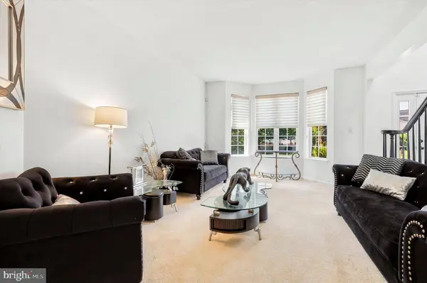 4 TAISLEY LN, Burlington, NJ 08016
