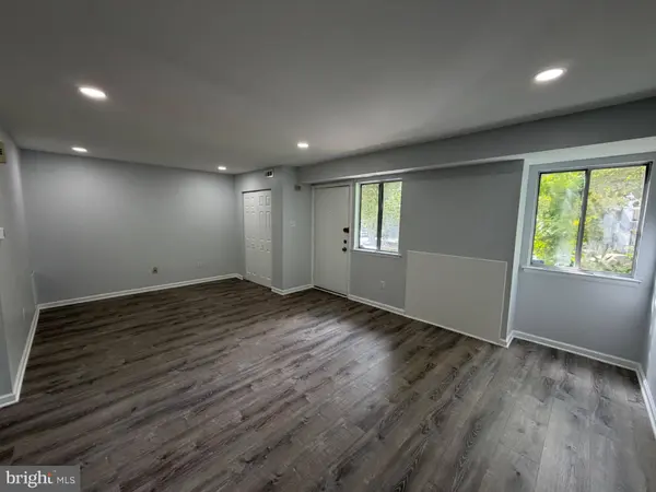 31 HARWOOD LN #DD, Clementon, NJ 08021