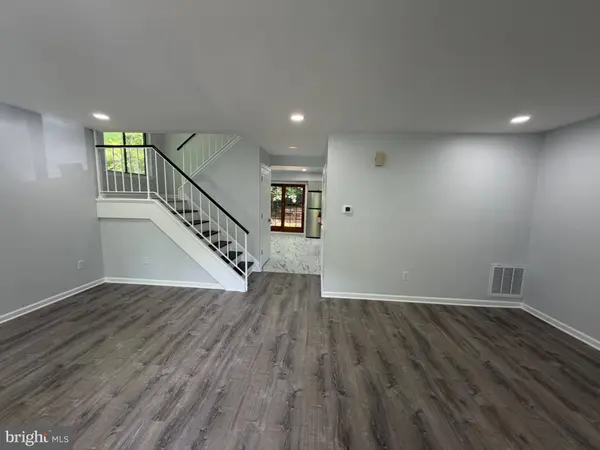 31 HARWOOD LN #DD, Clementon, NJ 08021