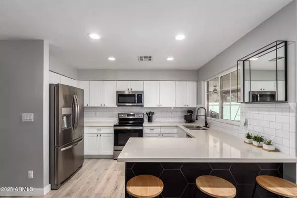 4839 W JUNIPER Avenue, Glendale, AZ 85306