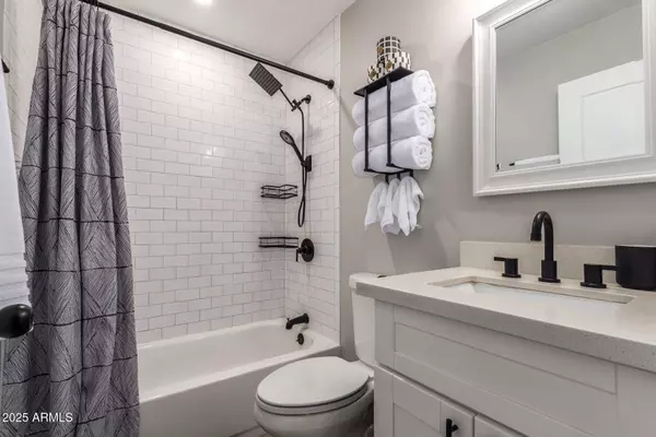 4839 W JUNIPER Avenue, Glendale, AZ 85306