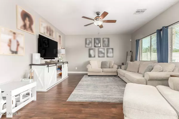 1429 E LOWELL Avenue, Gilbert, AZ 85295