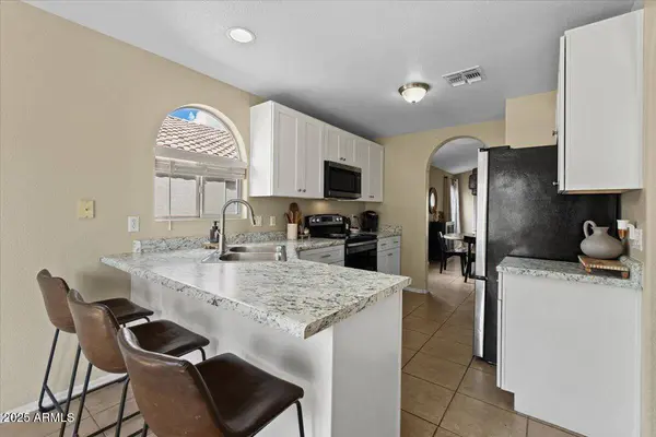 2530 E CAMELLIA Drive, Gilbert, AZ 85296